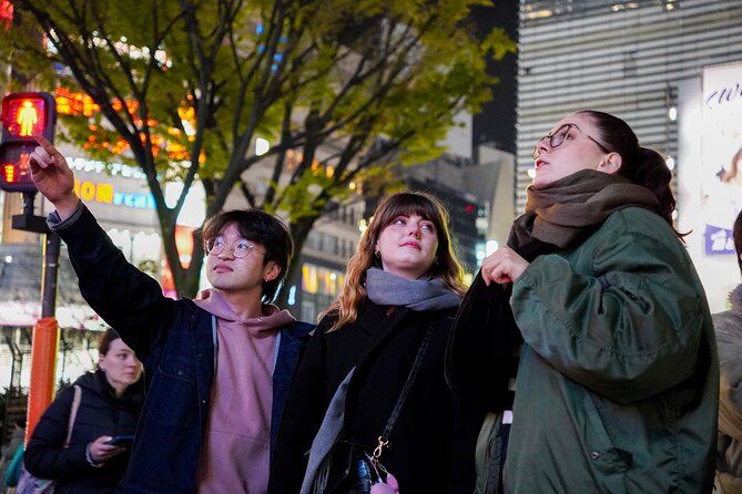 Shinjuku Highlights Walking Tour - Small Group Size and the Guide Factor