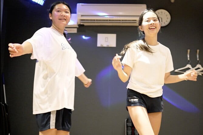 Shuffle Dance in Tokyo with a TikTok Star - Intermediate Level - Finding Studio Worcle Shinjuku in Shinjuku (and why the exact address matters)