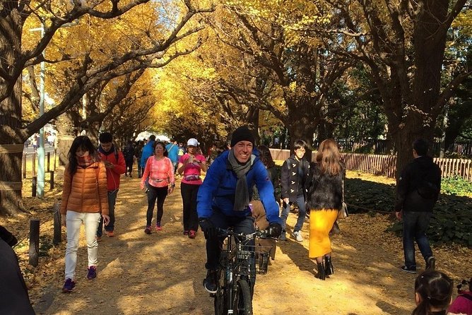 Small Group Cycling Tour in Tokyo - Stop 4: Zojo-ji, the Tokyo Tower photo moment