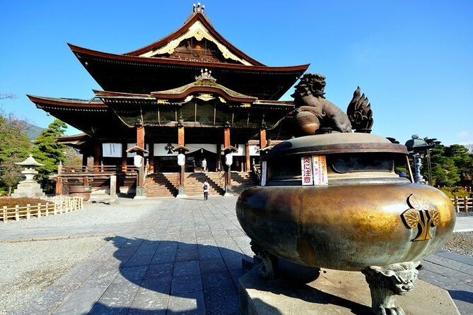 Snow Monkey Park & Zenkoji Temple Nagano Pvt. Full Day Tour. - Should you book this Snow Monkey Park and Zenko-ji day tour?