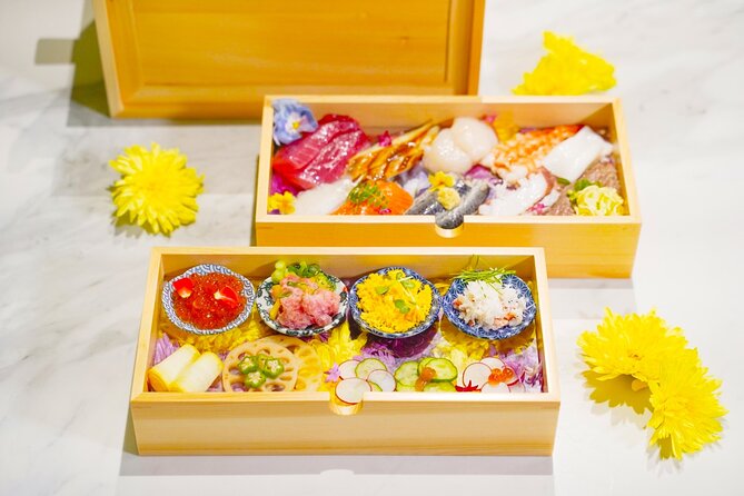 Sushi Making Experience in Shinjuku【Temari】 - The step by step making session, from demonstration to your own toppings