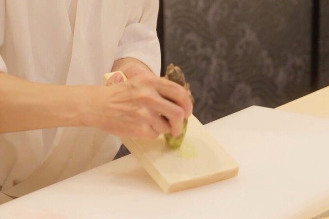 Sushi-Making in Nakameguro, Tokyo with a Professional Chef - VR Fishing First, Then the Lesson Changes From Fun to Focus