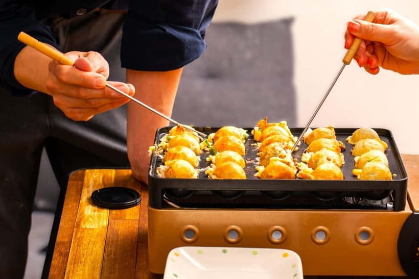 Takoyaki cooking experience in Kabukicho, Shinjuku - Where the Experience Meets You, 5 Minutes from Shinjuku Station