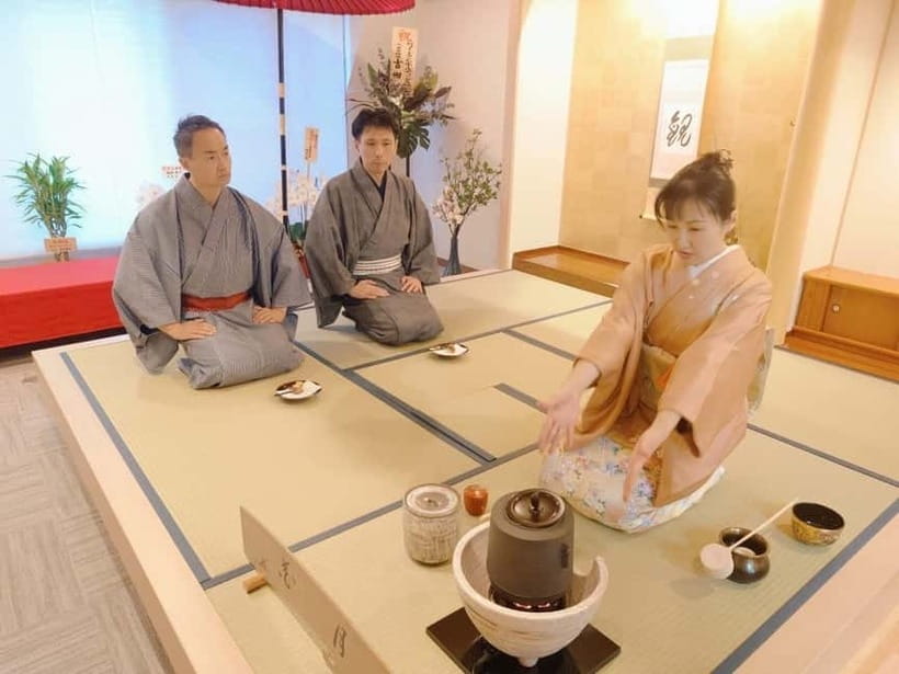 Tea ceremony experience in Japanese-style room 60min - Photos, Kimonos, and Getting the Most From the Moment