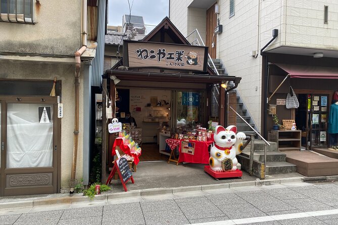 The Old Quarter of Tokyo - Yanaka Walking Tour - Hebimichi back street life and Yanaka Ginza snacks at the finish