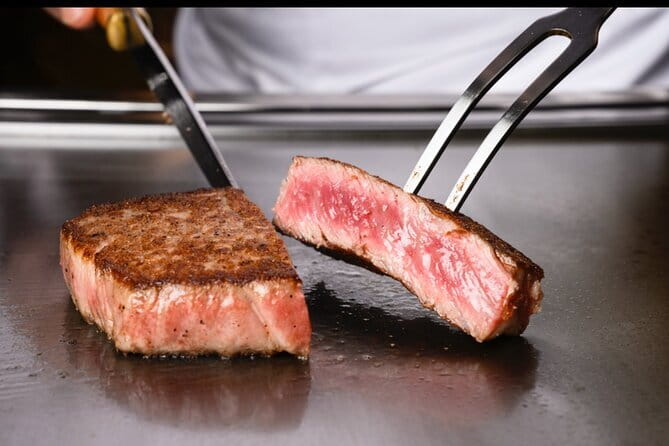 The Premium A5 Wagyu Tour in Shinjuku – With Free-Flow Drinks - The Walk First: Omoide Yokocho, Kabukicho, and Golden Gai