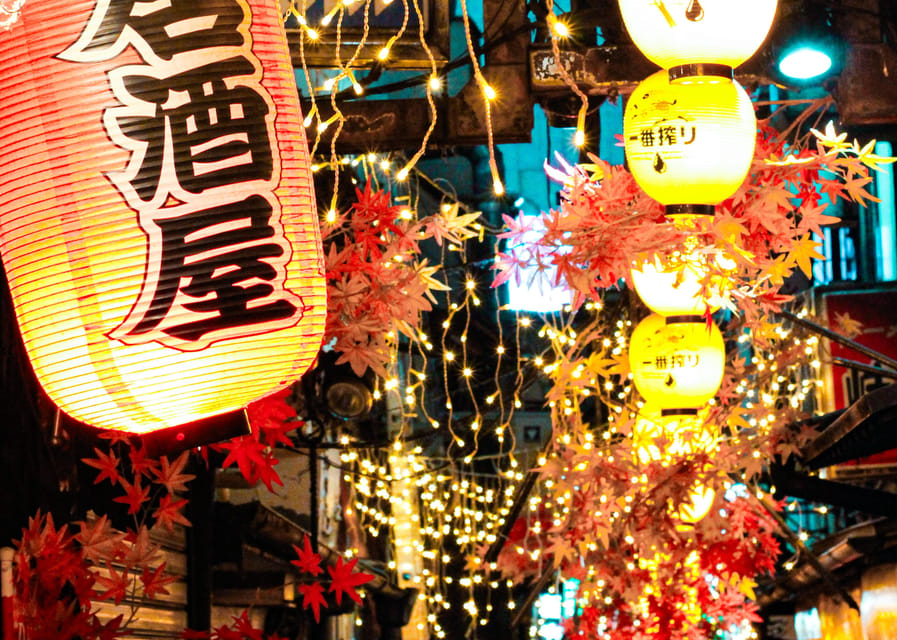 Tokio A: Tour de la ciudad en Español - Spanish - Kabukicho and Golden Gai at night, with smart pacing