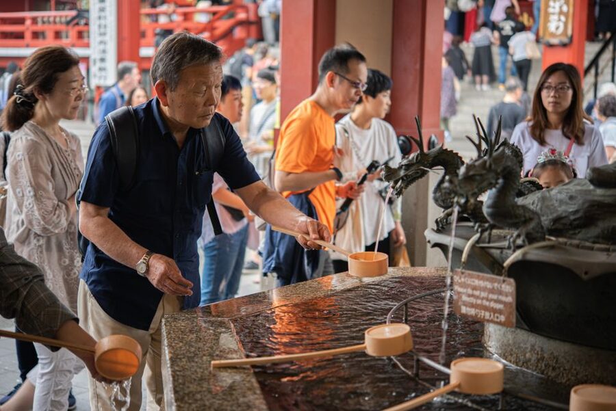 Tokyo: 2-Hour Asakusa Food Hunt & Cultural Tour - More than 4 food vendors, and why the variety is the point