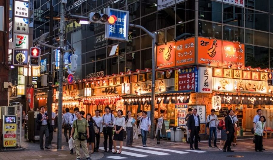 Tokyo: 3-Hour Food Tour of Shinbashi at Night - Sake tasting in Shinbashi, how to enjoy Nihonshu without overthinking it