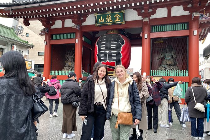 Tokyo 8hr Private Tour with Licensed Guide from Yokohama - Shibuya Scramble Crossing plus Golden Gai and Roppongi Hills