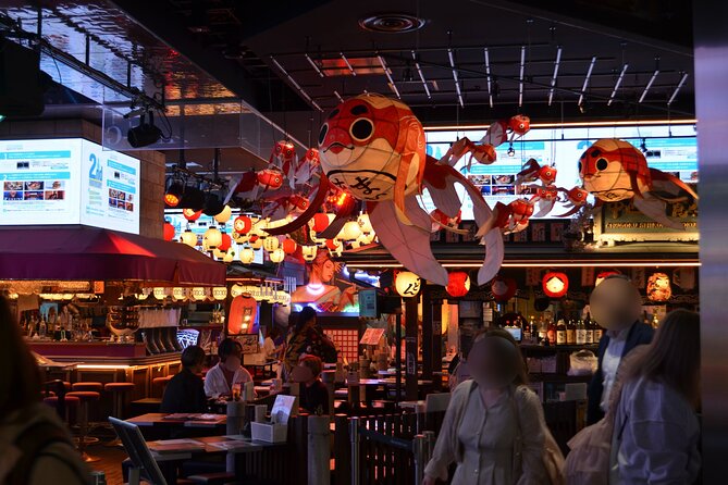 Tokyo After Dark Shinjuku Tour of Tradition and Pop Culture - Shinjuku After Dark in 90 Minutes: a route that feels easy
