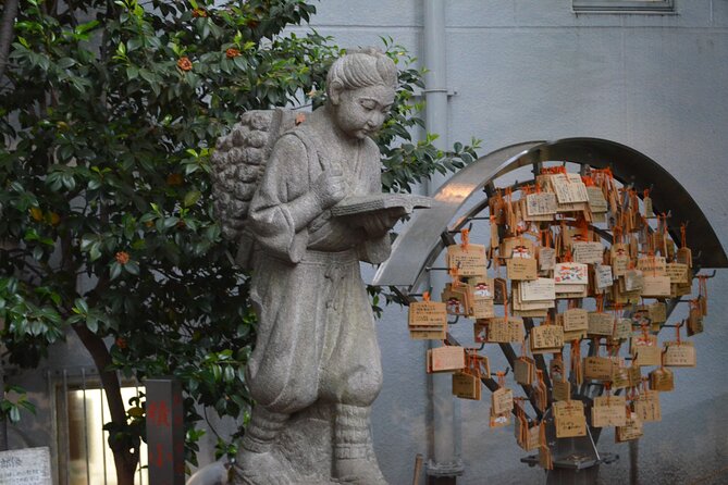 Tokyo After Dark Shinjuku Tour of Tradition and Pop Culture - Hanazono Shrine: a quiet Shinto pause between neon and noise