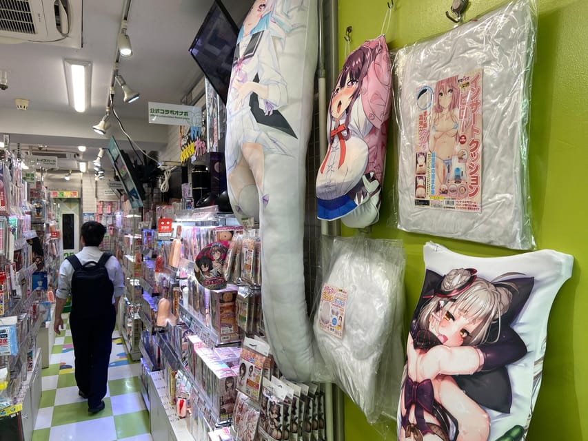 Tokyo: Akihabara Private Hentai Tour - Price and logistics, what $116 buys you in real terms