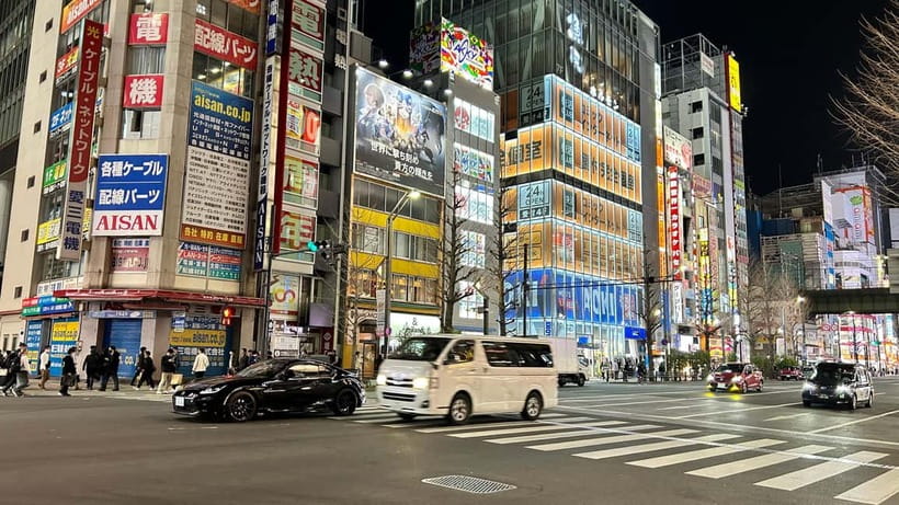 Tokyo: Akihabara, Shibuya, Karaoke & City Lights Night Tour - Why a night tour here actually makes sense