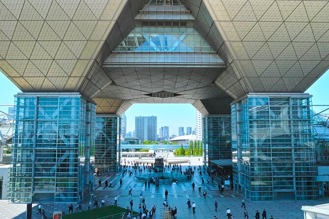 Tokyo Architecture and Contemporary Art Walking Tour with a local guide - Omotesando: fashion blocks and the Prada Herzog & de Meuron effect