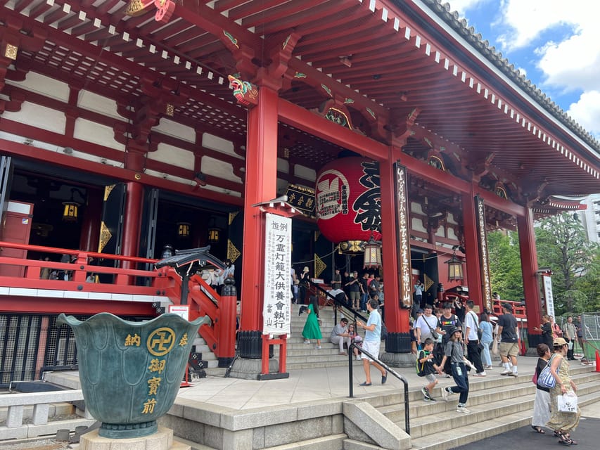Tokyo: Asakusa and Tokyo’s Oldest Temple Senso-ji Tour - Inside Sensō-ji: learning the stories, and how to act respectfully