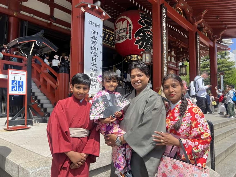 Tokyo: Asakusa and Tokyo’s Oldest Temple Senso-ji Tour - Pace and group size: why up to 10 people is a big deal here
