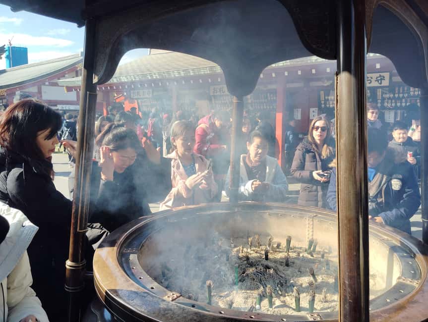 Tokyo: Asakusa & Senso-ji Temple 1.5-Hour Guided Tour - Omikuji fortunes: the fun ritual, plus how to respond to what you pull