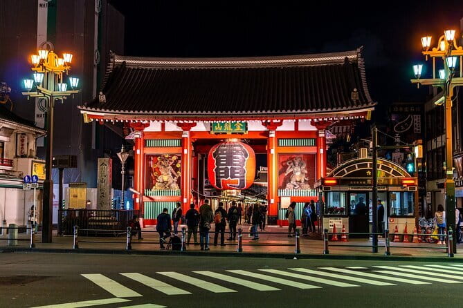 Tokyo Asakusa Sensoji Temple Night Walking Tour - Meeting Point and Group Size: Easy Start, Calm Pace