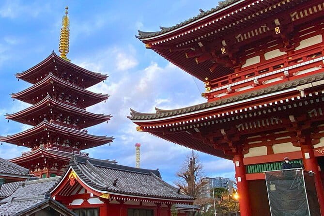 Tokyo: Asakusa Temple & Shrine Walking Tour with Local Guide - Kaminarimon’s lantern story, and why gate etiquette matters