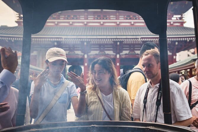 Tokyo: Asakusa Temple & Shrine Walking Tour with Local Guide - Group size and guide style: you can actually ask questions