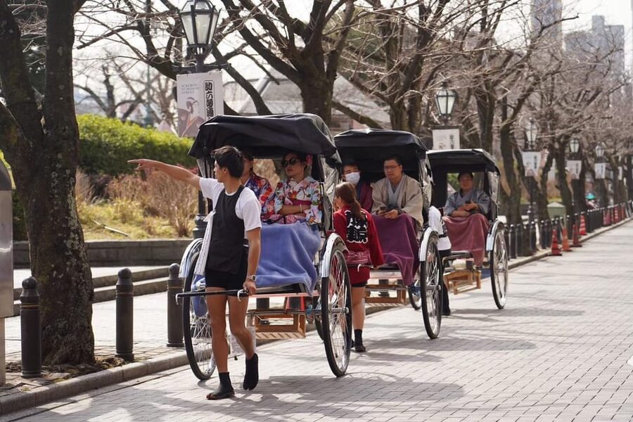 Tokyo: Asakusa tour by rickshaw - Language Support, From English to Traditional Chinese
