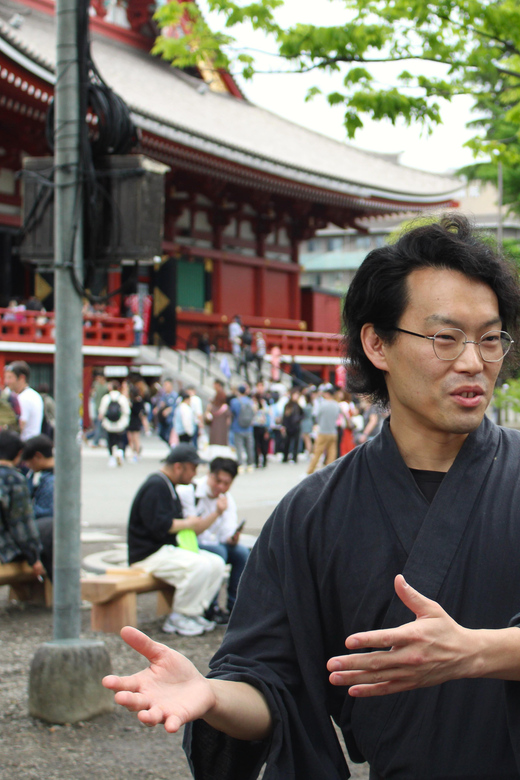 Tokyo: Asakusa Walking Tour & Comedy Night - Ryo’s style: humor that teaches, not just entertains