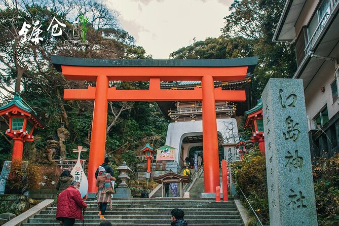 Tokyo: Bus Tour to Kamakura Great Buddha & Enoshima with Pickup - Kamakura High School: Slam Dunk Fans Get a Quick Hit (About 30 Minutes)