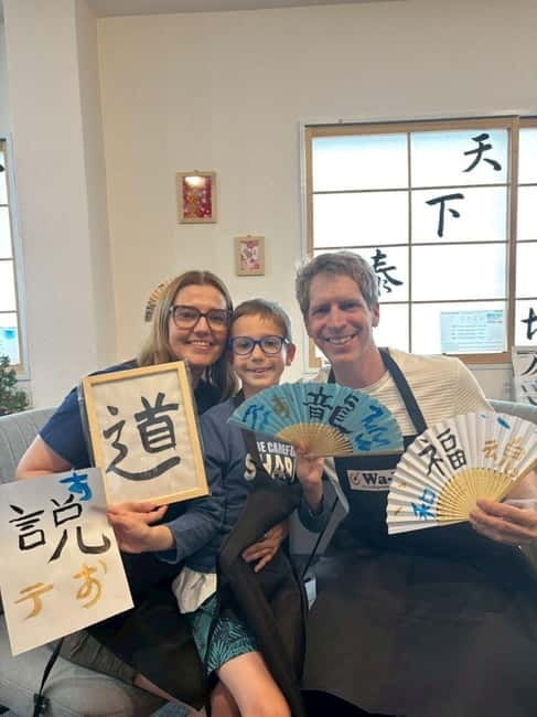 Tokyo:Calligraphy &Make your original folding fan in Asakusa - Brush, ink, and posture: the practical lessons that make your writing improve