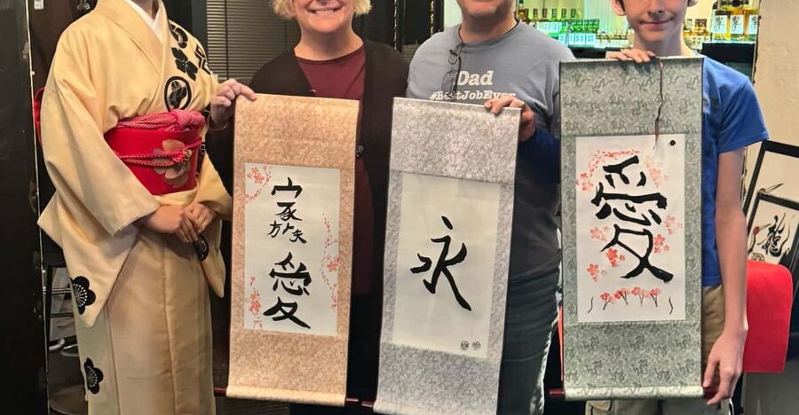 Tokyo: Calligraphy on Kanji Fan & Scroll with Drink - The shodō vibe: calm focus, English support, and friendly teaching