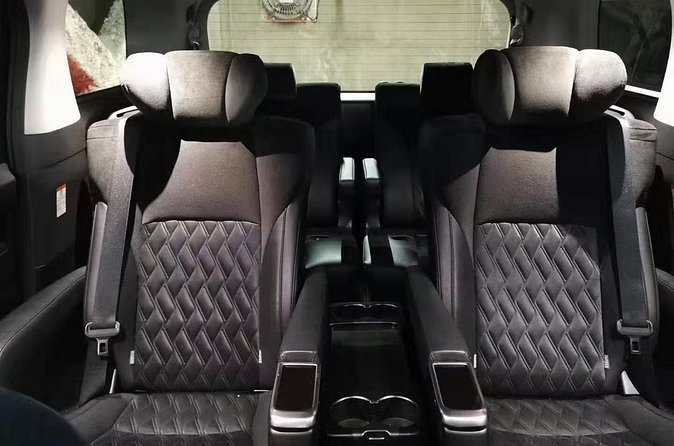 Tokyo center Private Transfer to Narita Airport(NRT) 5-9pax - Driver communication and professionalism, the themes that keep showing up