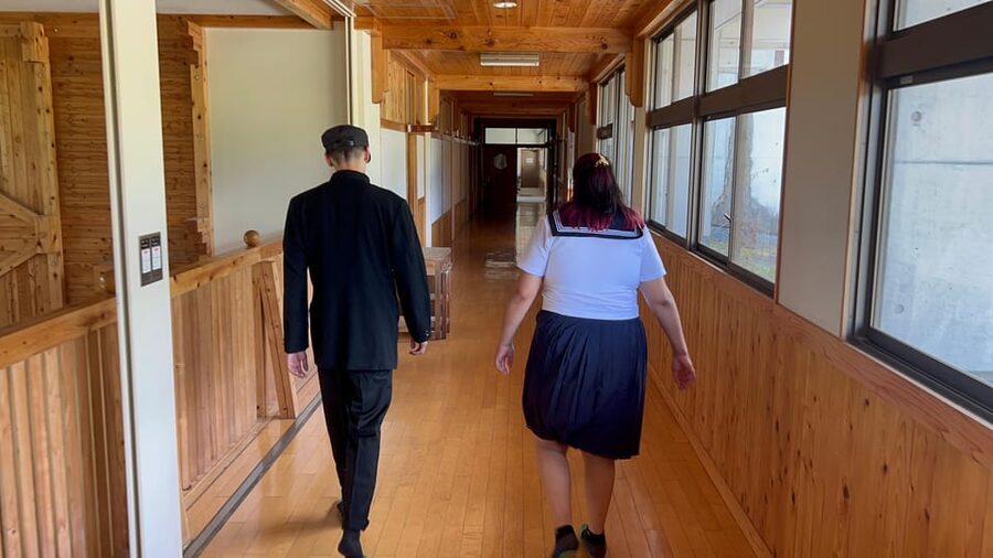 【Tokyo⇄Chiba】 Japanese School Day - Kimino High School - Uniform Up: Homeroom, Classroom Rules, and Student-Style Photos