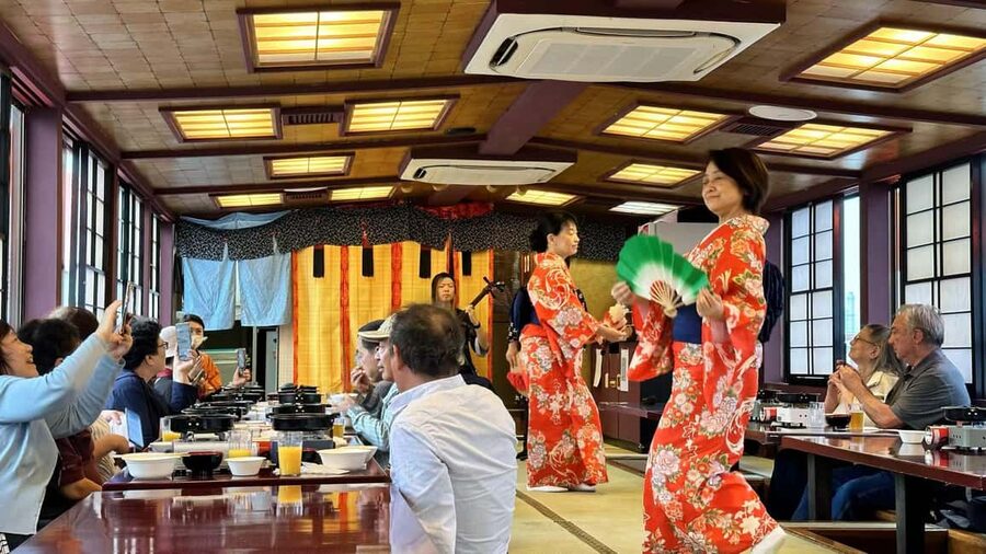 Tokyo Dinner Cruise & Tradition Show & Drinks & Tokyo Tower - Is this $95 dinner cruise good value for Tokyo?