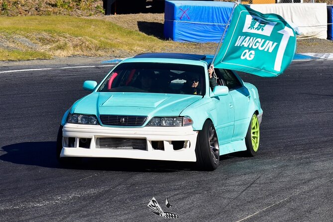 Tokyo Drift Lesson self driving & PRO experience JAPAN TRACK - Your first laps: steady circles, donuts, and building confidence