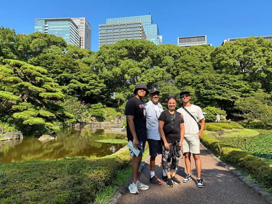 Tokyo: Edo Castle Ruins & Imperial Palace East Garden Tour - Photo moment and guide style: what makes this worth paying for