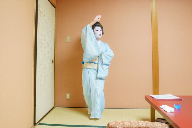 Tokyo: Exclusive Geisha Dinner Experience - The Kaiseki Dinner: How the Evening Actually Moves