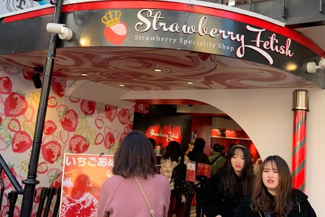 Tokyo Food and Culture tour (Shibuya and Harajyuku) - Miyashita Park and KITKAT Chocolatory, the souvenir hunting moment