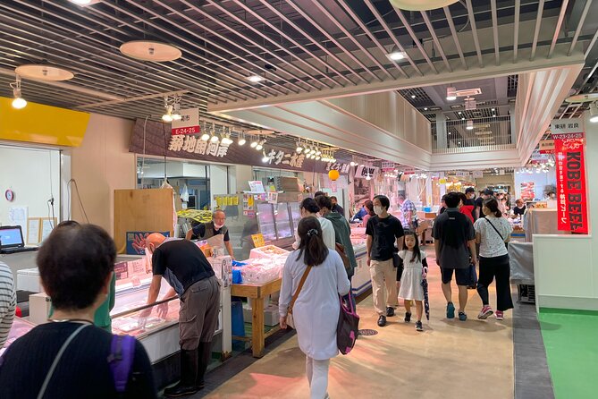 Tokyo Food Tour Taste Fresh Delights at Tsukiji Market - What You’ll Eat at Tsukiji: Sushi, Oysters, and More Seafood Samples