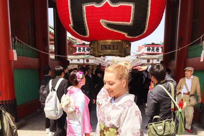 Tokyo Full Course Tour: Explore 10 Must-See Sights & Hidden Gems - Meiji Jingu Shrine and Harajuku Fashion Street