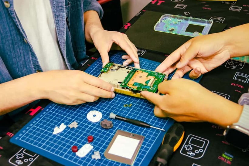 Tokyo: Gameboy Mod Workshop at Akihabara - Why modding a classic Game Boy feels like the real Akihabara