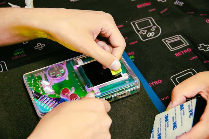 Tokyo: Gameboy Mod Workshop at Akihabara - Upgrades you feel immediately: screen, buttons, and a better daily player