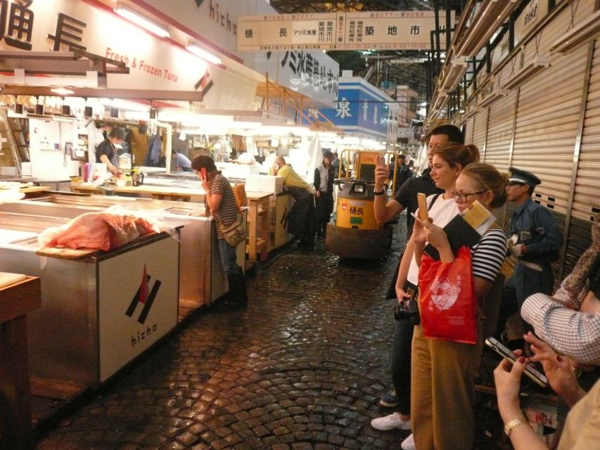 Tokyo: Guided Walking Tour of Tsukiji Market with Lunch - Tsukiji Outer Market on foot: watching the real workflow