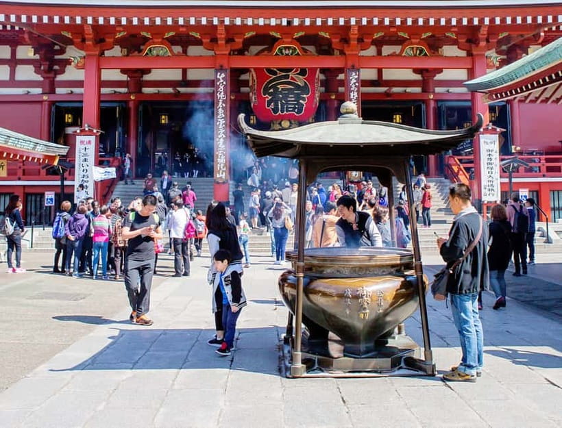 Tokyo: Half-Day Morning Small Group Tour - Half-day format: 3 hours from Imperial Palace to Senso-ji