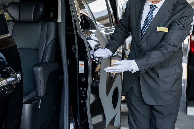 Tokyo ⇆ Haneda Airport Private Transfer 1-way or Roundtrip - Meeting at Haneda: Name Sign, Driver Contact, and Where Things Can Get Tricky