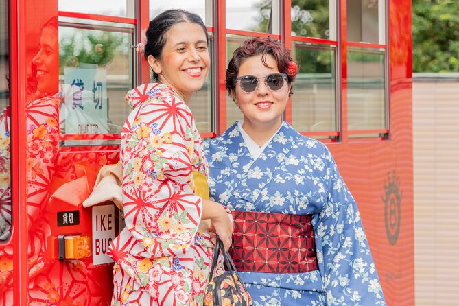 Tokyo Ikebukuro Morning Tour Dive into Japanese Culture - Sugamo Jizo-dori shopping street, where the snack credit changes the walk