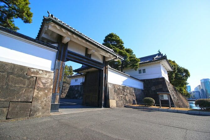 Tokyo Imperial Palace and Heritage of Edo Castle Private Tour - Stop 1: Tokyo Central Railway Station, built 1914, red brick charm and city scale