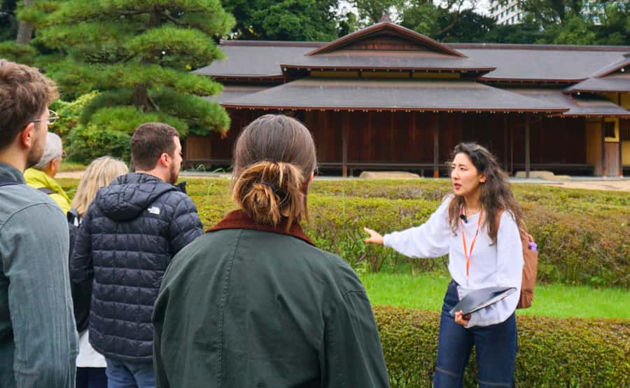 Tokyo: Imperial Palace Japanese History Walking Tour - Otemon Gate and the Edo Castle Footprints You Can Actually See