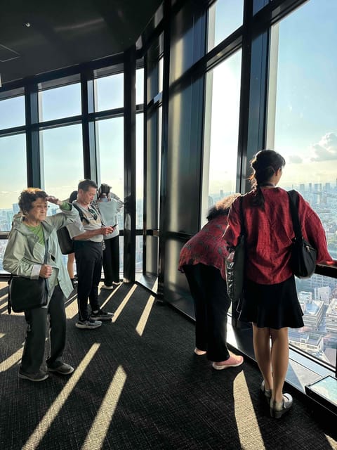 Tokyo: Imperial Palace, Sensō-ji Temple, & Tokyo Tower Tour - From Tokyo Station to Nijubashi Bridge: the first photo stop