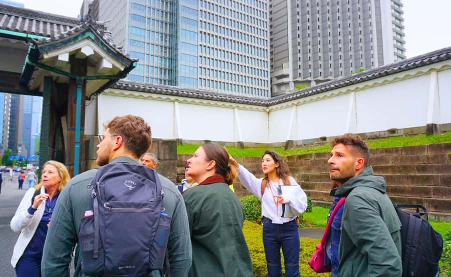 Tokyo: Imperial Palace, the history of Japan (ENGLISH GUIDE) - Price and Value: What $40 Buys You Here