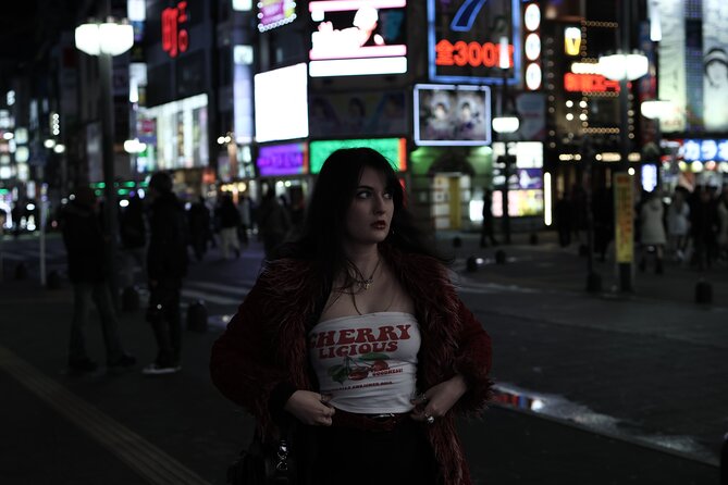 Tokyo Izakaya crawl (A tour of 2 izakayas, 1 bar, and a shrine) - Stop 3, Shinjuku Golden Gai: Tiny Retro Bars in Narrow Alleyways